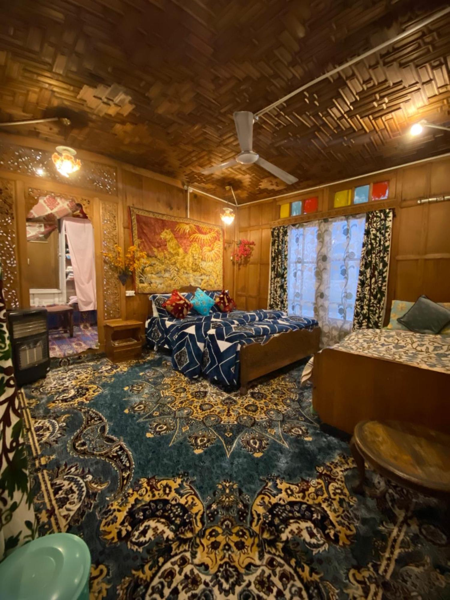 Lake Palace Group Of House Boats Srīnagar 외부 사진