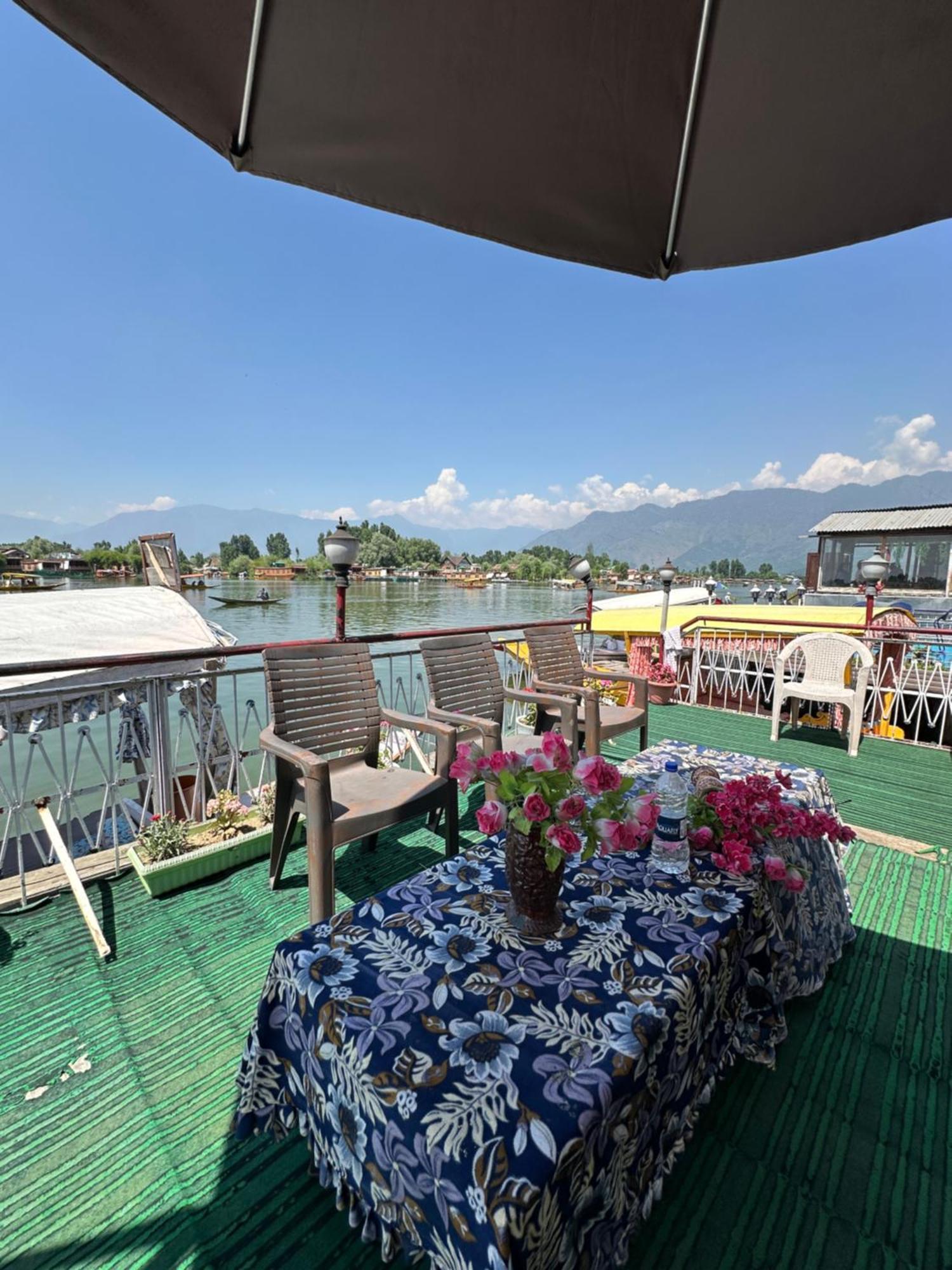 Lake Palace Group Of House Boats Srīnagar 외부 사진