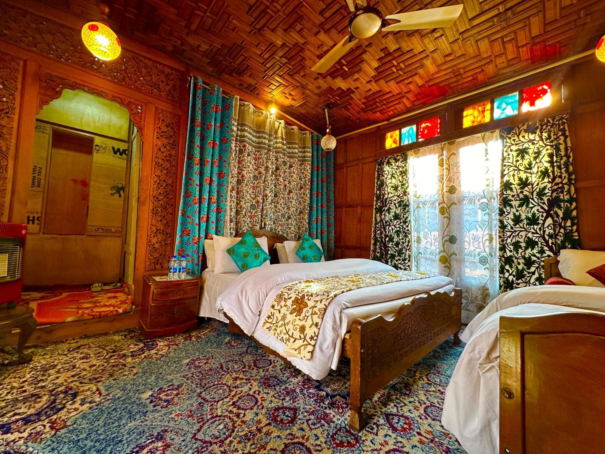 Lake Palace Group Of House Boats Srīnagar 외부 사진
