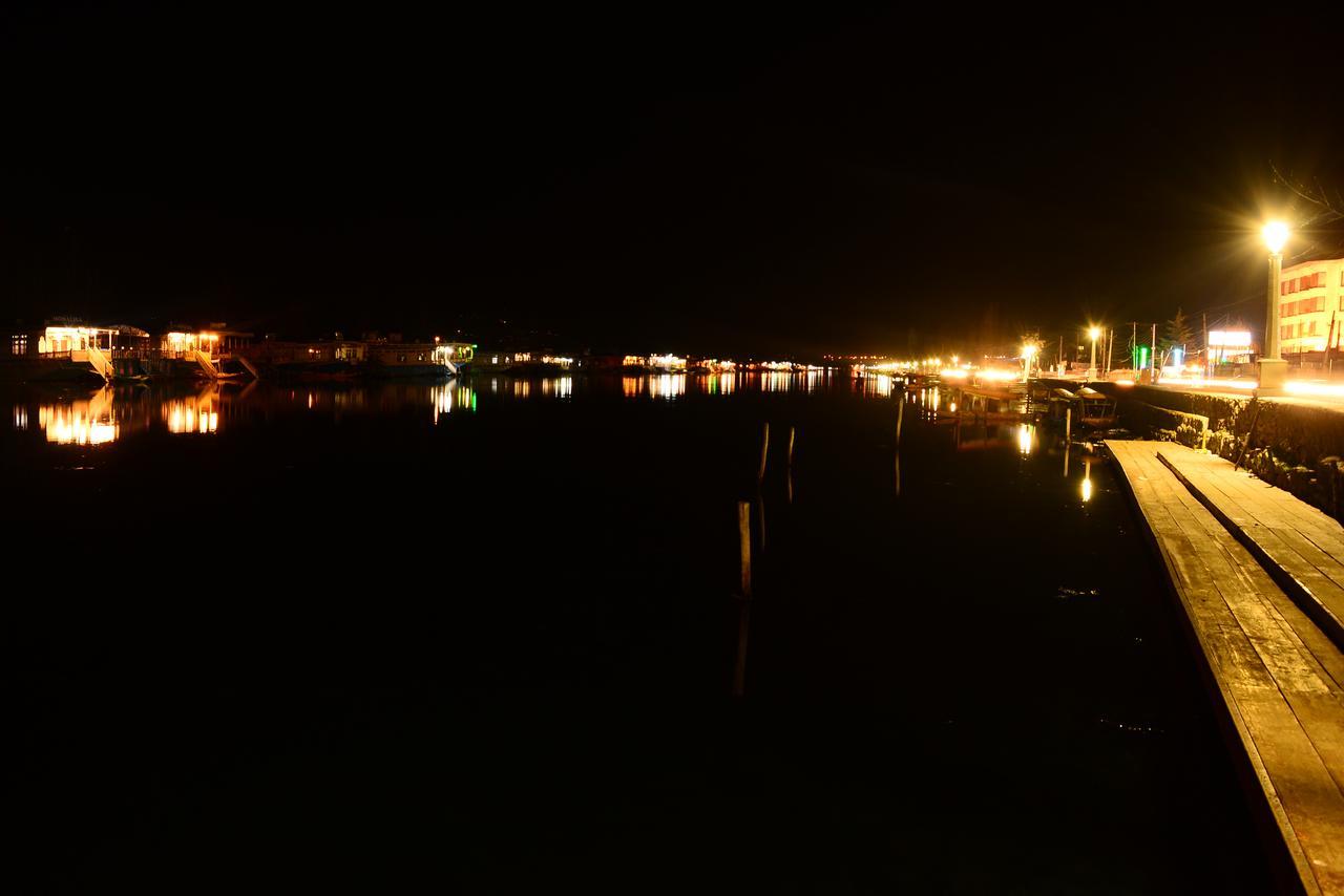 Lake Palace Group Of House Boats Srīnagar 외부 사진