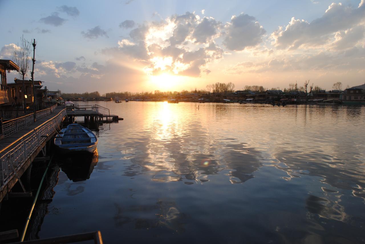 Lake Palace Group Of House Boats Srīnagar 외부 사진