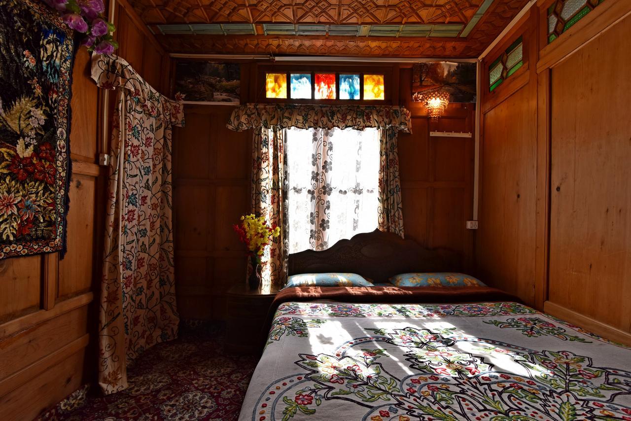 Lake Palace Group Of House Boats Srīnagar 외부 사진