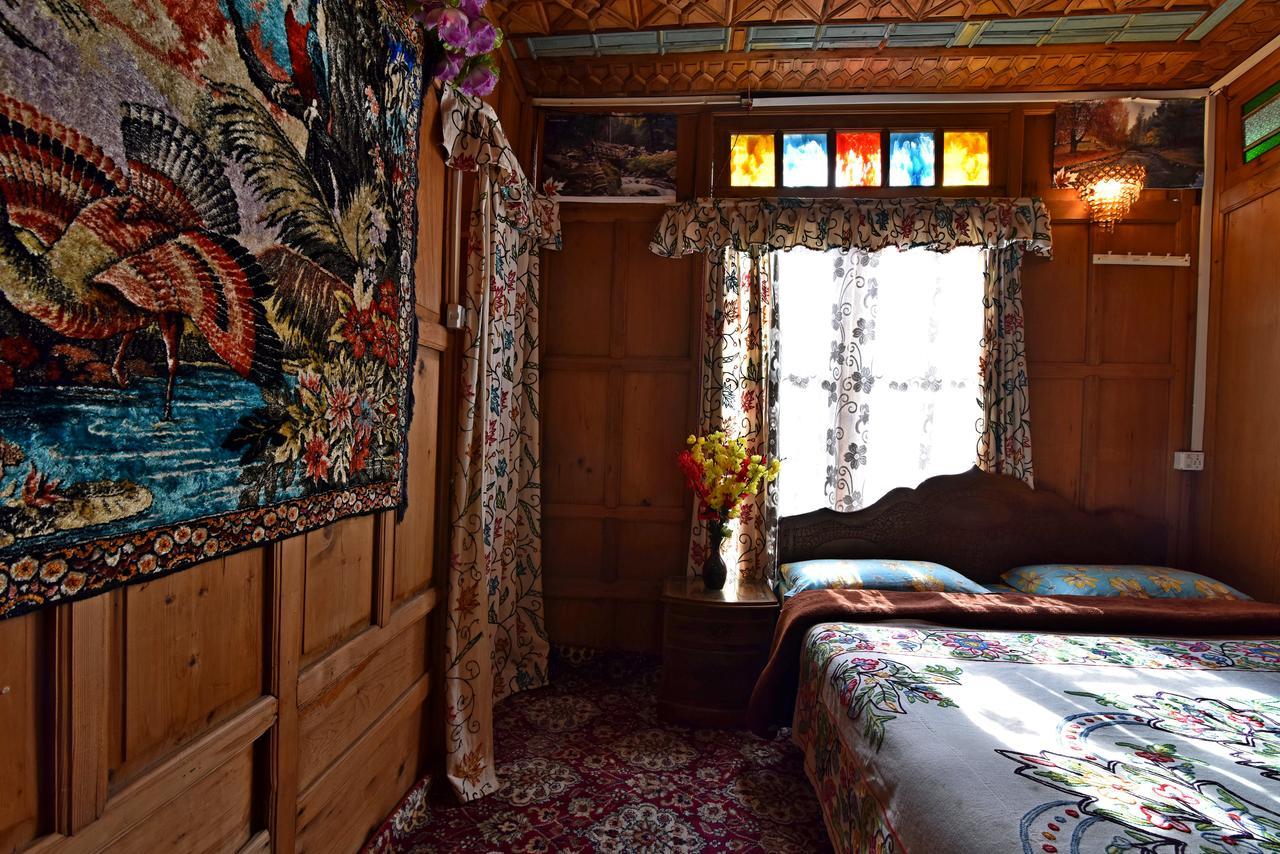 Lake Palace Group Of House Boats Srīnagar 외부 사진