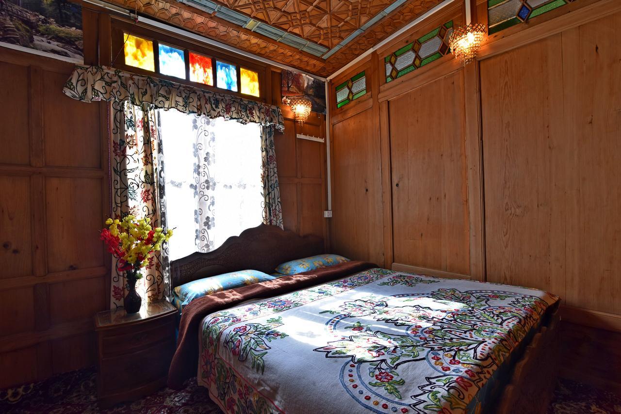 Lake Palace Group Of House Boats Srīnagar 외부 사진